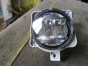 6kurudepa H29年 ムーヴ DBA-LA150S 左 フォグ ランプ ライト 81220-B2460 ＬＥＤ KOITO バンパー取付タイプ [ZNo:04005255] 8454