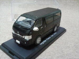 1/43 トヨタ　ハイエース　バン　（2005）　ブラック　国産名車コレクション