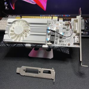 GT1030 EX OC White PCI-E 2GB GDDR5 / ロープロファイルブラケット付属 GTX RTX GeForceの画像1