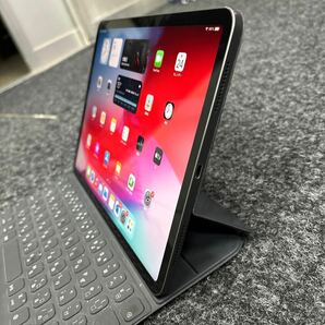 iPad Proシルバー 11インチ 256GB キーボードセット 箱付きの画像3