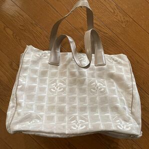 CHANEL ニュートラベルライントートMM