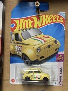 ホットウィール ベーシック2024 Eアソート　６０ｓ　フィアット500D モディフィケード hotwheels 60s fiat500e modificado