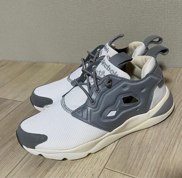 Reebok リーボック　FURYLITE フューリーライト　スニーカー 23.0