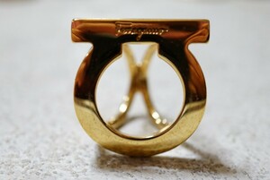 1421 Ferragamo/フェラガモ 海外製 ブランド ゴールドカラー スカーフリング ヴィンテージ アクセサリー アンティーク 装飾品