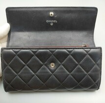 ☆CHANEL マトラッセ 二つ折り財布 ラムスキン ブラック 長財布 シャネル_画像2