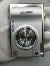 〇FUJIFILM FinePix F10 シルバー コンパクトデジタルカメラ フジフィルム ファインピクス_画像2