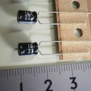 電解コンデンサー 22μF 10V 日本ケミコン 5個セット 未使用品  【複数セット有】 【管17】の画像3