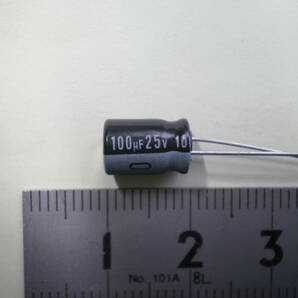 電解コンデンサー 100μF 25V NICHICON RS(M)タイプ 5個セット 未使用品 【複数セット有】 【管39-2】の画像1