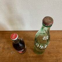 昭和レトロ　コカコーラ　ガラス瓶　中身入り含む　2点セット　/ Coca Cola 空き瓶　ホームサイズ　500ml 300ml 当時物_画像3
