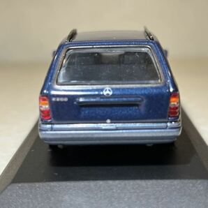 1/43「メルセデスベンツ Eクラスステーションワゴン W124後期」 ノーチカルブルーメタリック ミニチャンプス製 の画像4