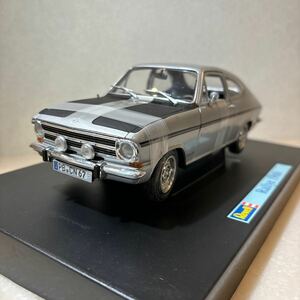 1/18[ Opel kateto Rally 1900] silver Revell made 