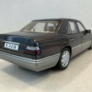 1/18 「メルセデス・ベンツ E320」W124後期1995年モデルミニカー ボーナイトAUTOart MILLENIUM の画像2