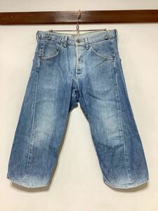 J-1207 Levi's ENGINEERED JEANS リーバイス エンジニアードジーンズ 立体裁断 クロップドパンツ 七分丈パンツ W33 色落ち 日本製 Y2K 