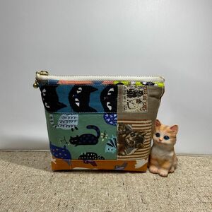 20番　ハンドメイド　F14 猫だらけアップリケポーチ