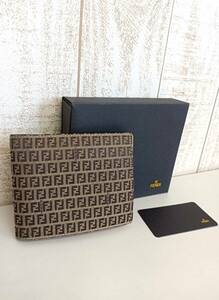 【FENDI】ＦＦロゴ　ズッカ柄　二つ折り財布　カードケース