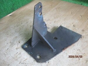 (0241)PR91 Bellett 1600GT air conditioner compressor bracket 