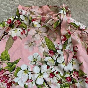 花柄 ブラウス ハイネック リボン ピンク 肩ボタン ポリエステル100% 長袖の画像2