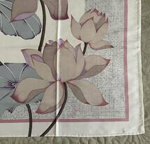 ジムトンプソン 絹100% スカーフ　花柄　アイボリー ライトグレー　ベージュ　ピンク　薄紫　アジアン　タイ製_画像5