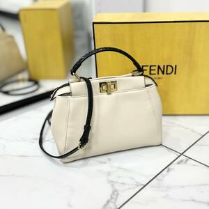 32113 FENDI　フェンディ　ミニピーカブー　モンスター　バイカラー