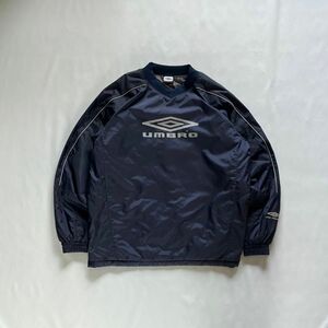 【90s UMBRO】ナイロンプルオーバー　ピステ　銀タグ　デサント社製　古着