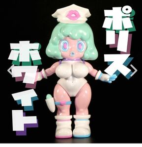 ソフビ　スラコ　（ポリスホワイト）soft vinyl suraco police white color