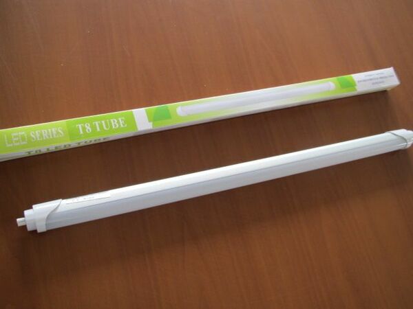 T8 LED TUBE LED 直管 蛍光灯 20w型