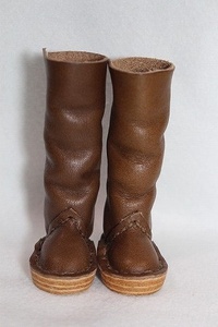  Neo Blythe /OF: leather boots A-24-03-13-061-NY-ZA