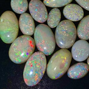 遊色効果抜群!!●天然ホワイトオパール25点おまとめ●a 100ct ルース 裸石 宝石 ジュエリー jewelry opal 遊色 water fire white の画像1