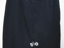 膝丈 タイトスカート 2 紺系 ネイビー 花 刺繍 スリット 裏地 イタリア製 レディース_画像6