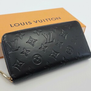 1円【美品】ルイヴィトン LOUIS VUITTON ヴェルニ ジッピーウォレット モノグラム マットブラック 艶消し レッド ラウンド 長財布の画像1