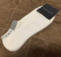 【新品】バーバリー メンズ 靴下 サイズ (25～27cm) 白・黒 2足セット Burberry ソックス_画像2