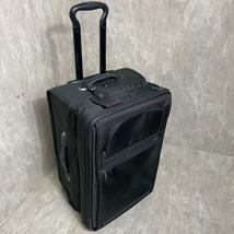 TUMI トゥミ キャリー　スーツケース　22022D4 ビジネス 旅行　拡張機能有り スーツ収納可能 出張 エキスパンダブル 　キャリーバッグ_画像2