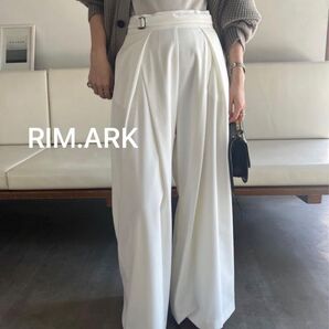 新品 RIM.ARK リムアーク Tuck volume PT パンツ 36 M ホワイト タックボリュームパンツ 完売 人気
