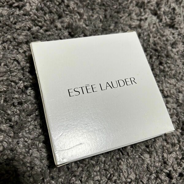 ESTEE LAUDER コンパクトミラー ミルキーピンク