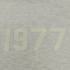N503a [春夏][人気] FOG ESSENTIALS エフオージーエッセンシャルズ 半袖Tシャツ M ライトグレー 1977ロゴ | トップス Kの画像7