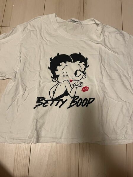 Tシャツ ホワイト　ヘソだし　ベティーちゃん　betty