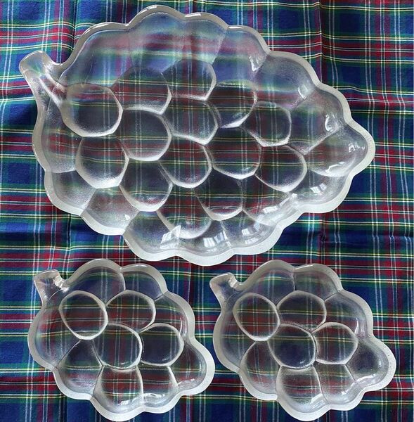 ぶどう型 ガラス皿　3枚　 レトロ