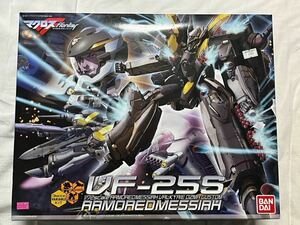 【未組立】【1円スタート】1/72 VF-25S アーマードメサイアバルキリー オズマ機