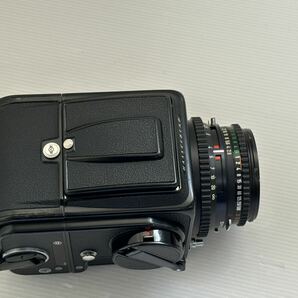 HASSELBLAD ハッセルブラッド 500C/M ブラック レンズ Carl Zeiss Planar 80mm 1:2.8 中判フィルムカメラ 純正ストラップ&フードの画像5