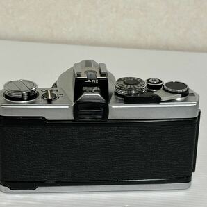 ② OLYMPUS オリンパス OM-1 OM-SYSTEM F.ZUIKO AUTO-S 50mm 1:1.8 一眼レフフィルムカメラ フード付きの画像3