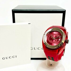 稼働美品 GUCCI グッチ 137.1 SYNC シンク メンズ腕時計 レッド 赤 シェリーライン インターロッキングG 箱・取説付 中古 現状品 HK0133