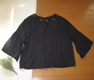送料250円　ザラ　ベーシック　ZARABASIC　紺トップス　七分袖たっぷり袖フレア袖　ビーズ157