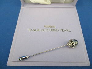 ブラックパール VENUS BLACK CULTURED PEARL 黒真珠 養殖 ピンブローチ 箱付 【3858】