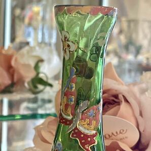 r1065 BOHEMIA ボヘミアクリスタル 美しいグリーンガラスをベースに色鮮やかな花鳥図が描かれたフラワーベース ガラス花瓶 一輪挿し 金彩の画像3