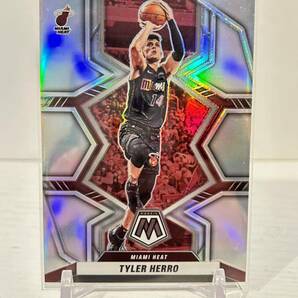 【3枚セット】2021-22 Panini Mosaic Basketball Tyler Herro Silver Prizm 他 (Heat)の画像1