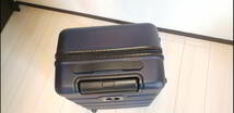 MUJI 無印良品　旧モデル　ハードキャリーケース　4輪スーツケース　ネイビー　33L 機内持ち込みサイズ　美品_画像2