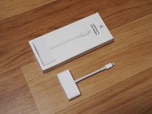 Apple純正 Lightning-VGA変換アダプタ 未使用品