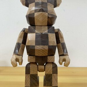 BE@RBRICK x カリモクx 400% by MEDICOM TOY ベアブリック carved wooden 置物 ■ 中古 ■ 美品 ■ 箱付きの画像2