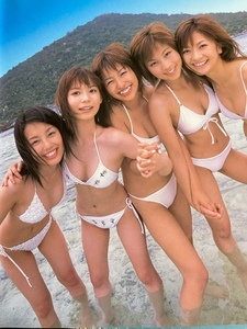 お宝★中川翔子、安田美沙子、和希沙也、阿部英里奈、石田裕子★ハイレグ水着グラビア★２４P★切り抜き