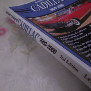 9U★／洋書 Standard Catalog of Cadillacキャデラック1903-2000 (James T. Lenzke)'00Krause ペーパーバックの画像2